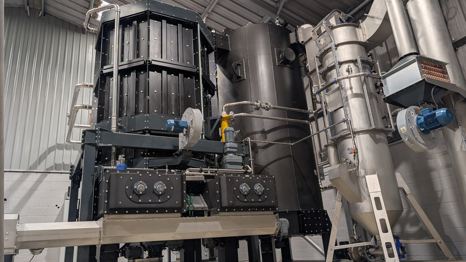 C1000 plant room: furnace, heat exchanger and wet scrubber