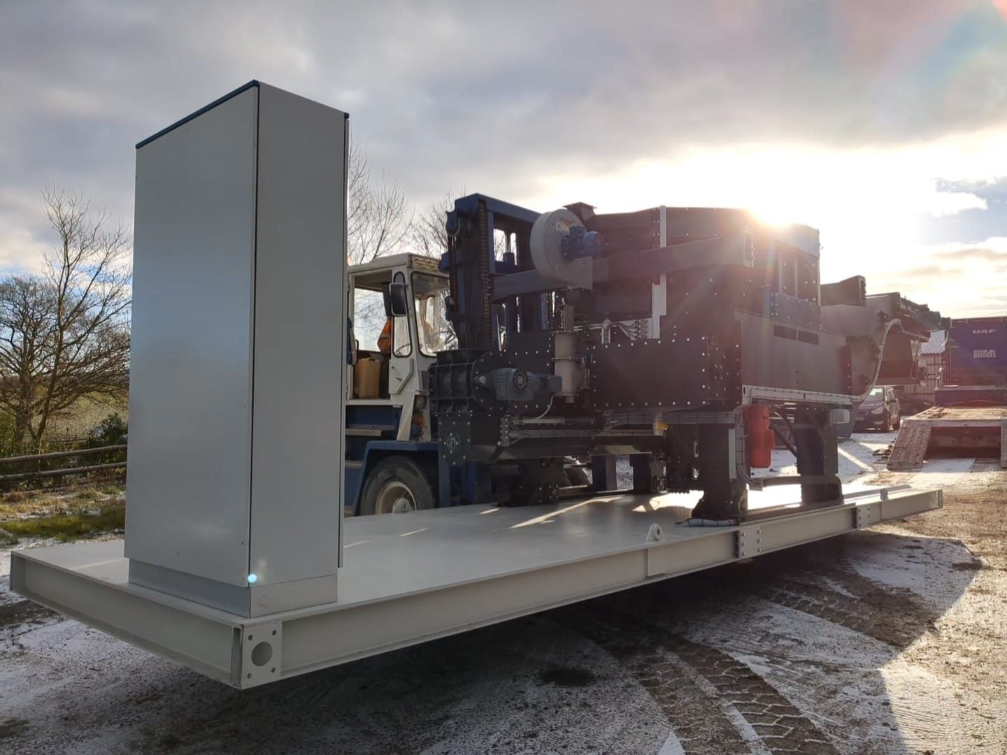 Skid-mounted C1000 loading